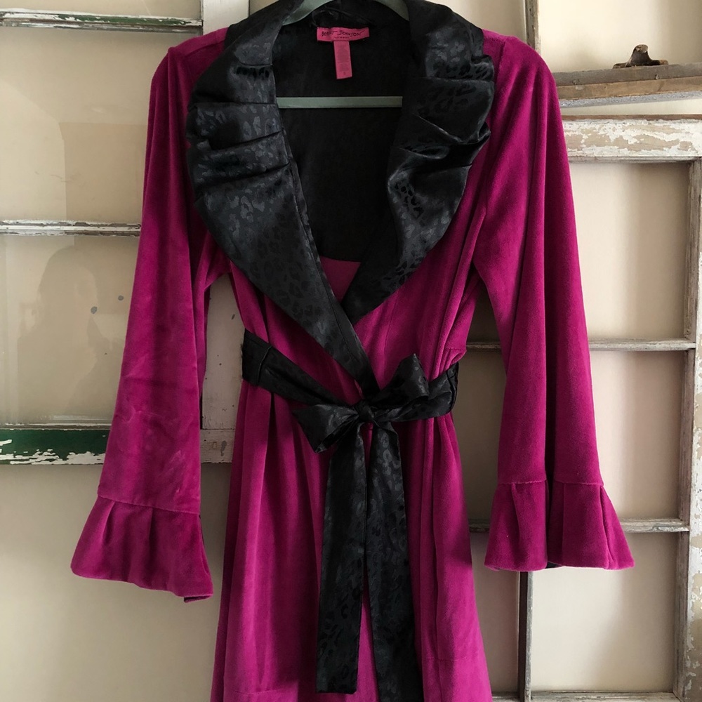 Betsy Johnson Robe
